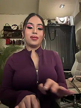 BigDominaMia online show from April 3, 5:36 am