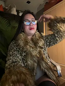 BigDominaMia online show from April 24, 3:08 am