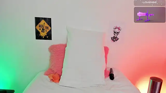 nicolette rock online show from October 1, 9:14 am