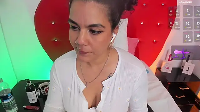 nicolette rock online show from February 25, 11:54 am