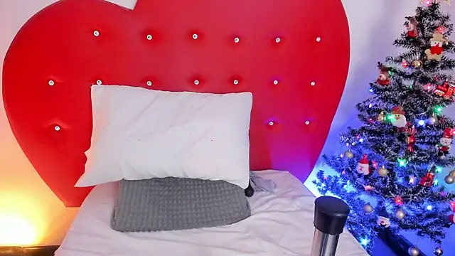 nicolette rock online show from December 3, 10:47 am