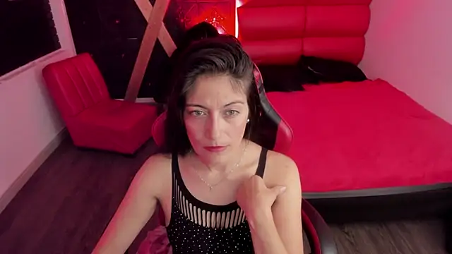 Snapshot of AnnyMilet_ chatting on May 22, 2:04 pm AnnyMilet online show from May 22, 2:04 pm