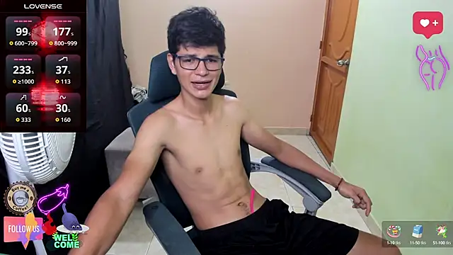 Snapshot of GoldenProject chatting on October 2, 2:37 am GoldenProject online show from October 2, 2:37 am