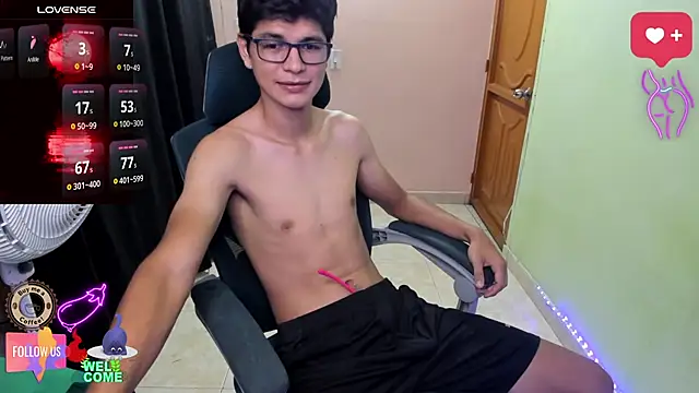 Snapshot of GoldenProject chatting on October 19, 2:03 am GoldenProject online show from October 19, 2:03 am