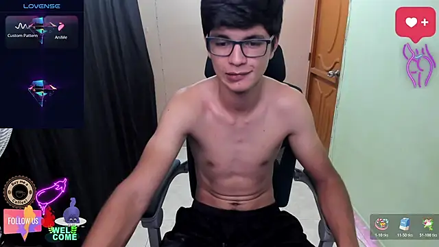 Snapshot of GoldenProject chatting on November 9, 2:26 am GoldenProject online show from November 9, 2:26 am