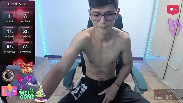 Snapshot of GoldenProject chatting on February 19, 2:23 am GoldenProject online show from February 19, 2:23 am