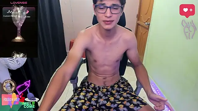 Snapshot of GoldenProject chatting on October 26, 1:50 am GoldenProject online show from October 26, 1:50 am