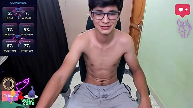 Snapshot of GoldenProject chatting on November 14, 2:15 am GoldenProject online show from November 14, 2:15 am