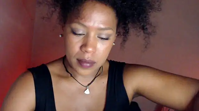 Snapshot of cherry_cleou chatting on February 5, 4:47 pm cherry cleou online show from February 5, 4:47 pm