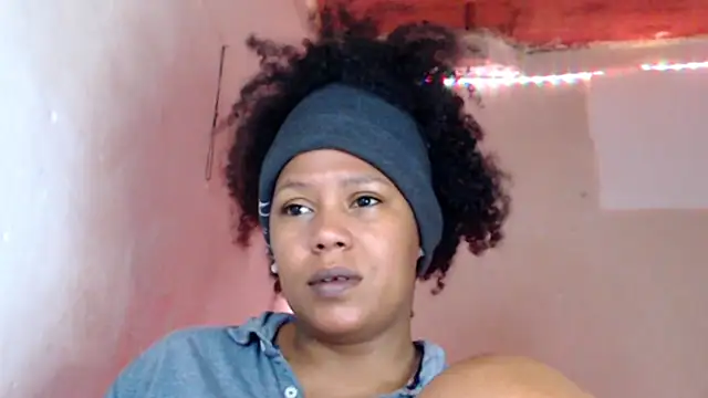 Snapshot of cherry_cleou chatting on May 25, 6:01 am cherry cleou online show from May 25, 6:01 am