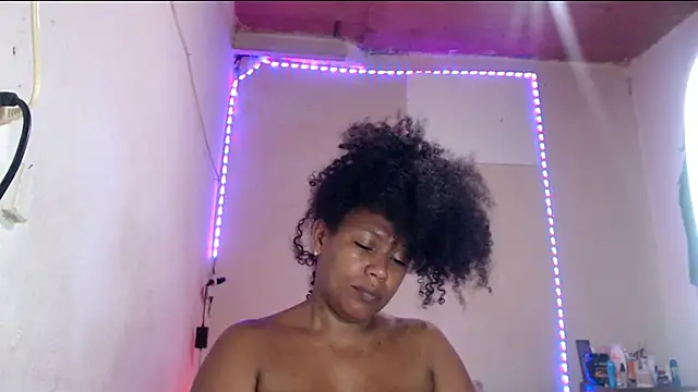 Snapshot of cherry_cleou chatting on March 1, 5:29 am cherry cleou online show from March 1, 5:29 am