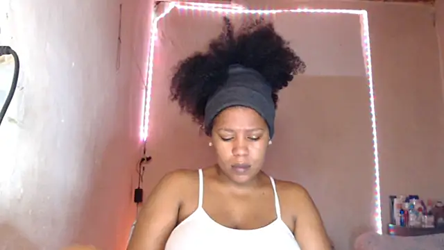 Snapshot of cherry_cleou chatting on May 10, 10:11 pm cherry cleou online show from May 10, 10:11 pm