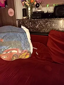 callmelouve online show from March 10, 7:40 pm