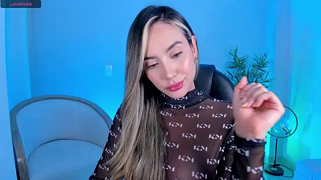 NiaBennet  online show from October 14, 11:25 pm