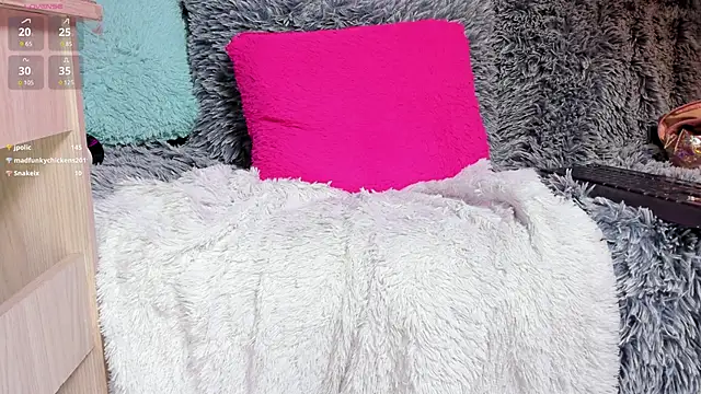 Snapshot of stelleknox_ chatting on March 1, 1:32 am stelleknox online show from March 1, 1:32 am