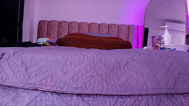  linda milk  online show from April 2, 3:02 am