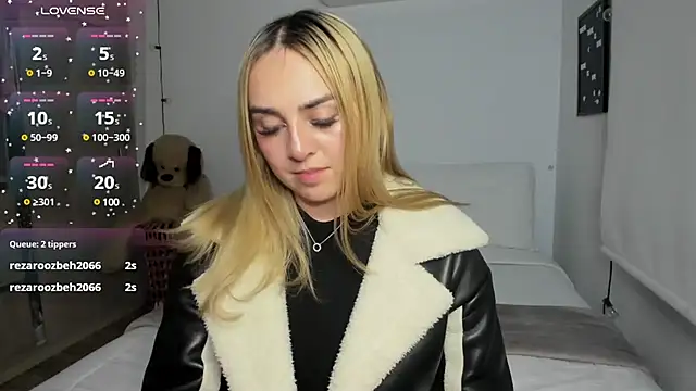 Snapshot of sophi_mooreno chatting on March 11, 4:08 am sophi mooreno online show from March 11, 4:08 am