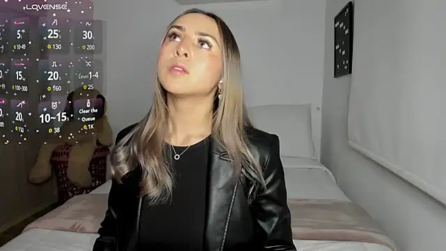 Snapshot of sophi_mooreno chatting on September 21, 11:21 pm sophi mooreno online show from September 21, 11:21 pm