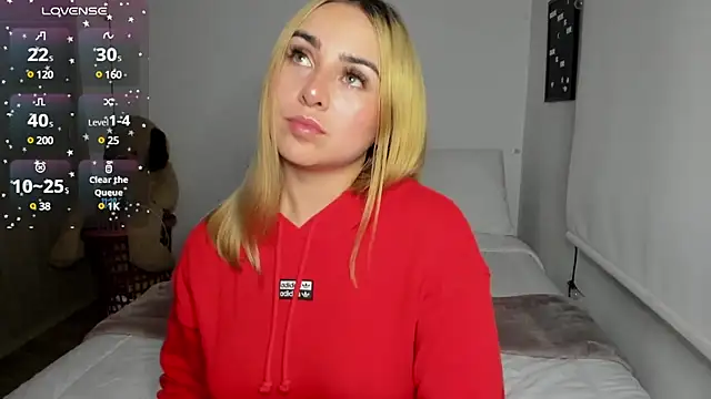 Snapshot of sophi_mooreno chatting on March 18, 4:40 am sophi mooreno online show from March 18, 4:40 am