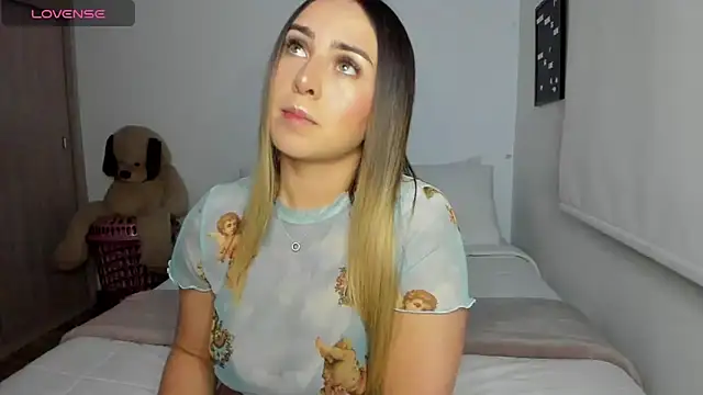 sophi mooreno online show from July 15, 2:29 am