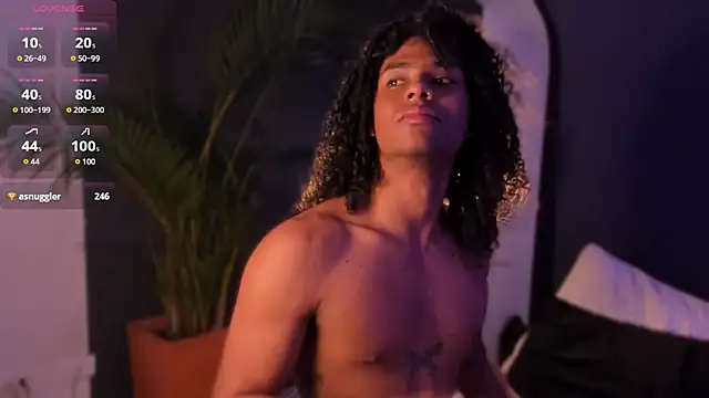 Snapshot of Lucas_eevans chatting on November 12, 12:37 am Lucas eevans online show from November 12, 12:37 am