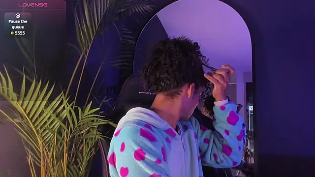 Snapshot of Lucas_eevans chatting on October 23, 12:59 pm Lucas eevans online show from October 23, 12:59 pm