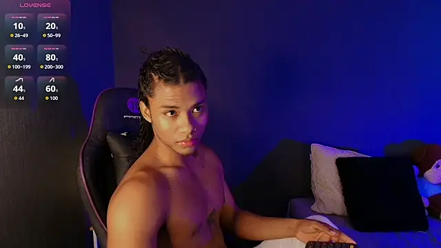Lucas eevans online show from June 11, 1:19 pm