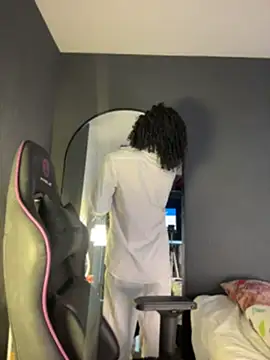 Lucas eevans online show from April 18, 3:36 pm