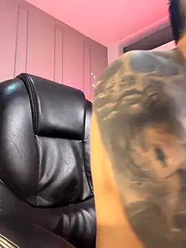 Snapshot of Frank_Farrell chatting on November 23, 10:53 pm Frank Farrell online show from November 23, 10:53 pm