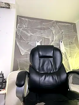 Snapshot of Frank_Farrell chatting on November 2, 8:03 pm Frank Farrell online show from November 2, 8:03 pm