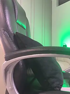 Snapshot of Frank_Farrell chatting on November 10, 3:00 am Frank Farrell online show from November 10, 3:00 am