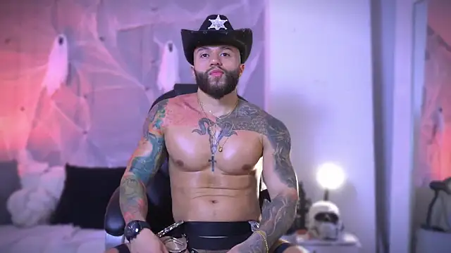 Snapshot of Frank_Farrell chatting on November 1, 12:50 am Frank Farrell online show from November 1, 12:50 am