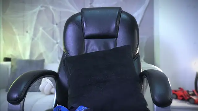 Snapshot of Frank_Farrell chatting on November 3, 9:29 pm Frank Farrell online show from November 3, 9:29 pm