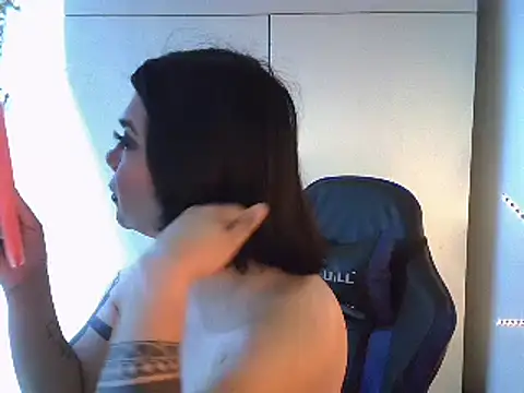 StrawberryWine07 online show from February 9, 6:54 am