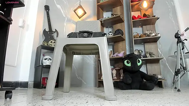 Snapshot of MirandaHaguen chatting on November 29, 8:53 pm MirandaHaguen online show from November 29, 8:53 pm