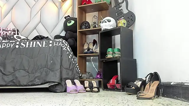 MirandaHaguen online show from March 3, 9:00 pm