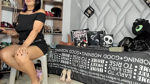 Snapshot of MirandaHaguen chatting on July 1, 8:53 pm MirandaHaguen online show from July 1, 8:53 pm