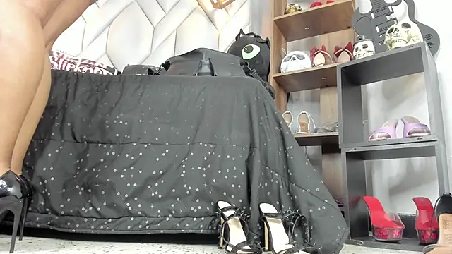 Snapshot of MirandaHaguen chatting on September 30, 9:43 pm MirandaHaguen online show from September 30, 9:43 pm