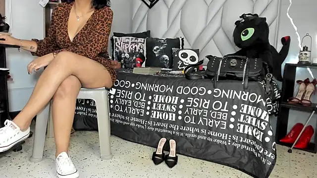 Snapshot of MirandaHaguen chatting on June 26, 9:20 pm MirandaHaguen online show from June 26, 9:20 pm
