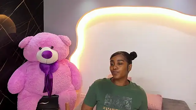 Snapshot of ArianaBlackk chatting on June 23, 12:14 pm ArianaBlackk online show from June 23, 12:14 pm