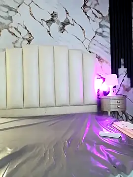 Snapshot of mollieblue69 chatting on November 28, 1:11 pm mollieblue69 online show from November 28, 1:11 pm