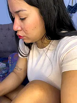 Lizzi 049 online show from November 27, 7:03 pm