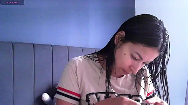 Sweet-Angie online show from May 11, 4:04 pm