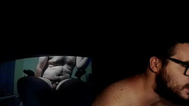 Snapshot of fck_boy123 chatting on October 30, 3:05 am fck boy123 online show from October 30, 3:05 am