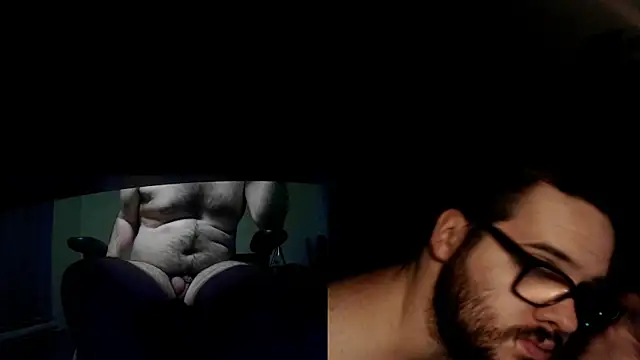 Snapshot of fck_boy123 chatting on December 23, 4:45 am fck boy123 online show from December 23, 4:45 am