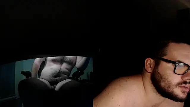 Snapshot of fck_boy123 chatting on December 14, 5:35 am fck boy123 online show from December 14, 5:35 am