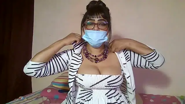 Snapshot of tharu_sweet chatting on March 15, 7:05 pm tharu sweet online show from March 15, 7:05 pm