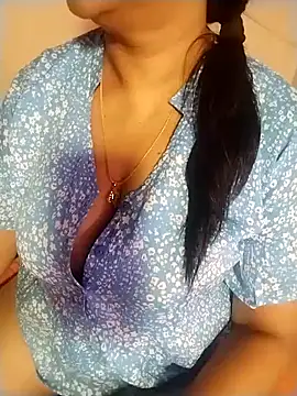 Snapshot of tharu_sweet chatting on October 9, 4:57 am tharu sweet online show from October 9, 4:57 am