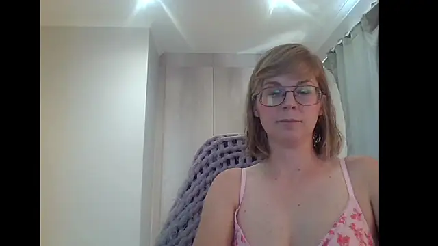 Snapshot of SavannaGirly chatting on January 26, 7:10 am SavannaGirly online show from January 26, 7:10 am