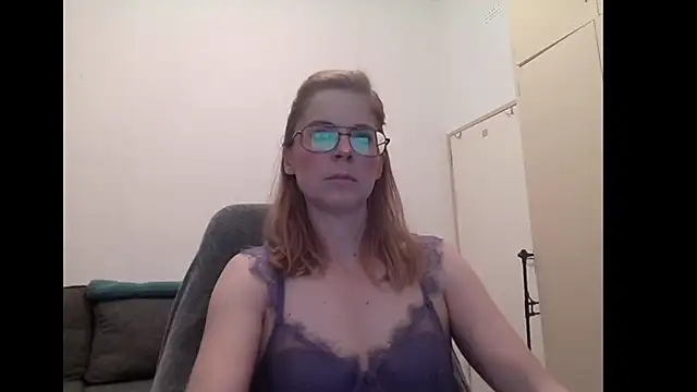 Snapshot of SavannaGirly chatting on September 19, 7:45 am SavannaGirly online show from September 19, 7:45 am